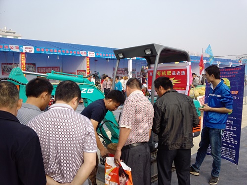 小型挖掘機(jī)價格