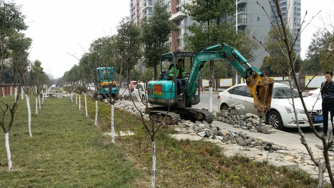 微型挖掘機(jī)